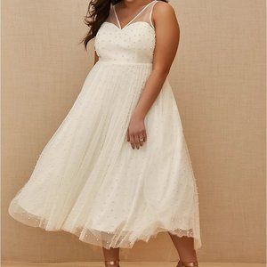 Plus Size Ivory Wedding Dress-Torrid Size 24